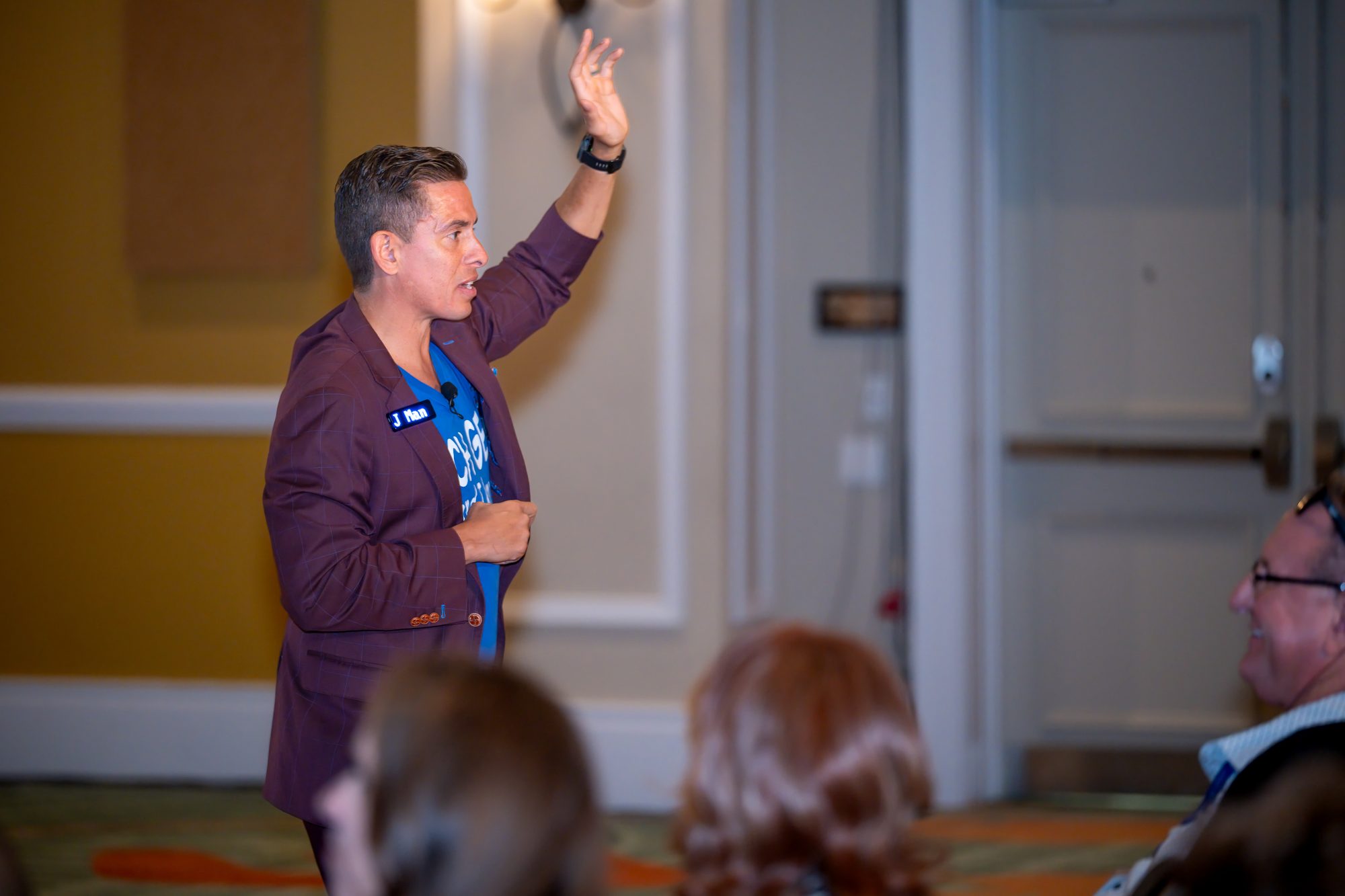 JMan Maneiro mid-presentation during an AI session at the Florida Realtors Convention